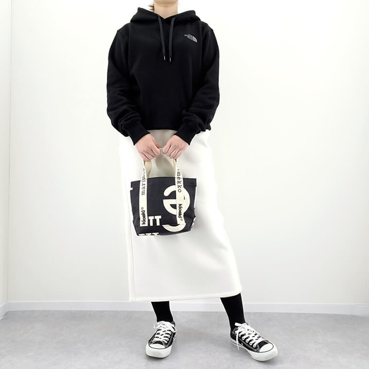 marimekko レディース トートバッグ CARRIER MINI MARIMERKKI 092250 ブラック ホワイト 910