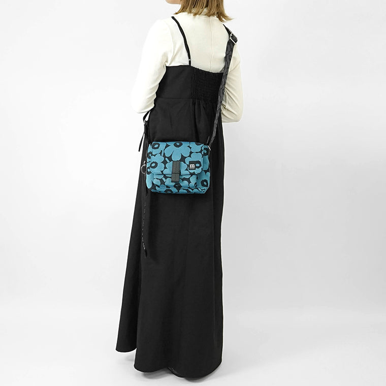 marimekko レディース メンズ ショルダーバッグ MINI MESSENGER UNIKKO 094607 BLUE BLACK ブルー ブラック 590