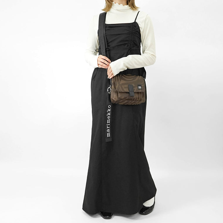 marimekko レディース メンズ ショルダーバッグ MINI MESSENGER JOKURAITA 094608 BROWN DARK BROWN ブラウン ダークブラウン 880