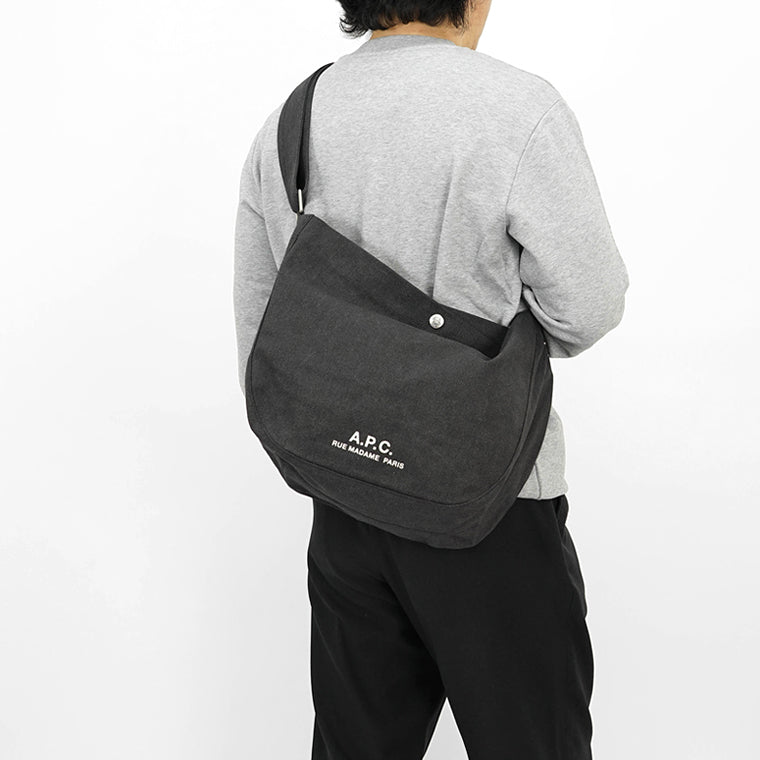 A.P.C. レディース メンズ ショルダーバッグ JOURNAL PSAJZ M61939 NOIR ブラック LZZ