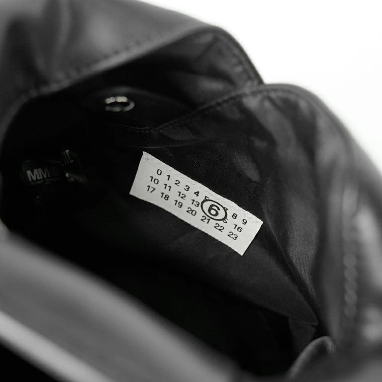 MM6 Maison Margiela レディース ショルダーバッグ JAPANESE CLASSIC CROSSBODY BAG SB6WD0026 P4313 ブラック T8013