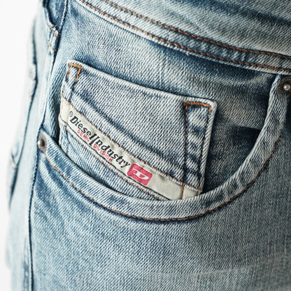 DIESEL メンズ ジーンズ 1985 LARKEE 00C06P 0DBDV ウォッシュブルー 01