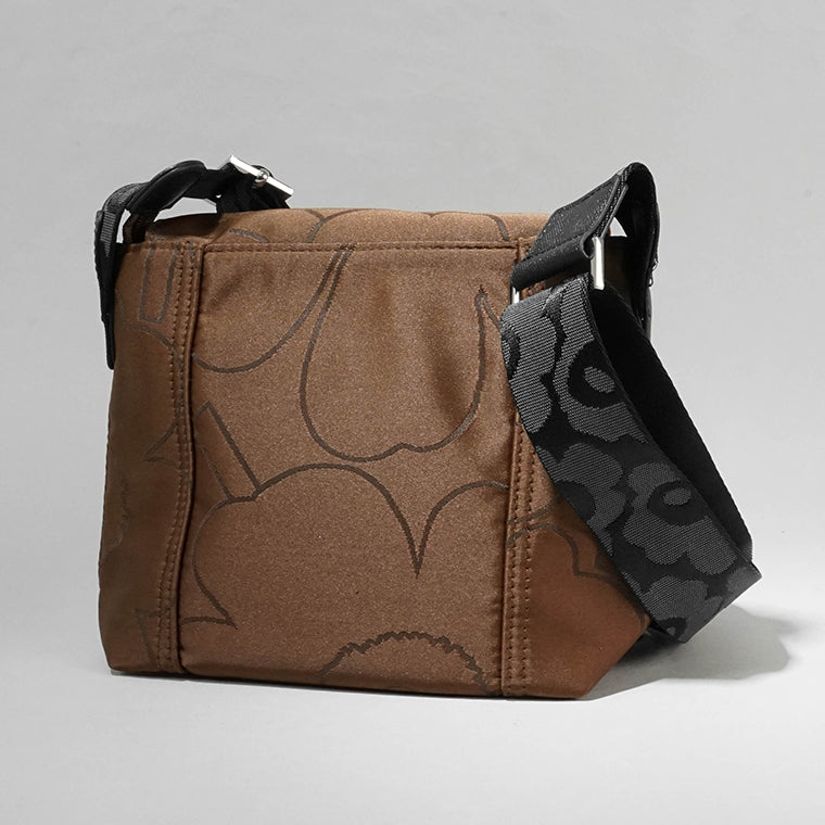 marimekko レディース メンズ ショルダーバッグ MINI MESSENGER PIIRTO UNIKKO 093945 ブラウン 890