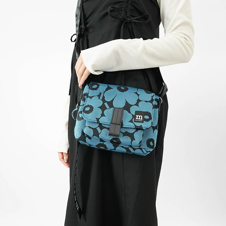 marimekko レディース メンズ ショルダーバッグ MINI MESSENGER UNIKKO 094607 BLUE BLACK ブルー ブラック 590