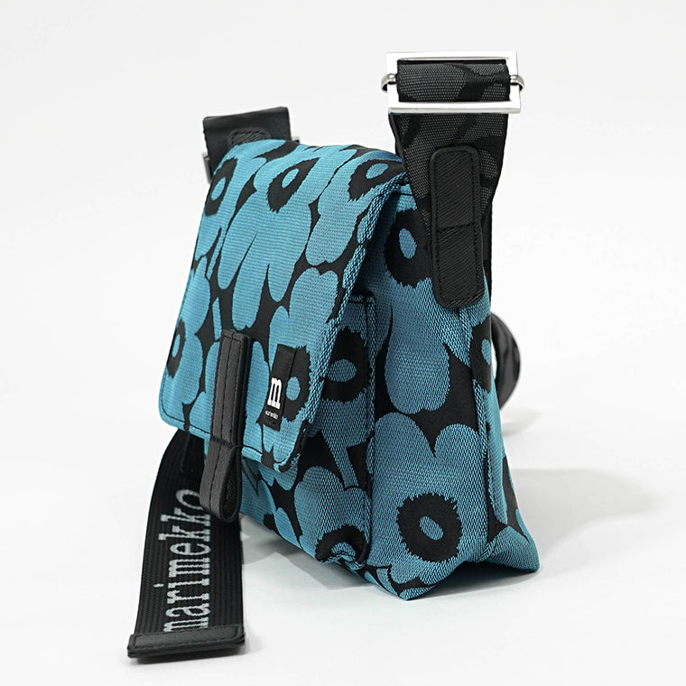 marimekko レディース メンズ ショルダーバッグ MINI MESSENGER UNIKKO 094607 BLUE BLACK ブルー ブラック 590