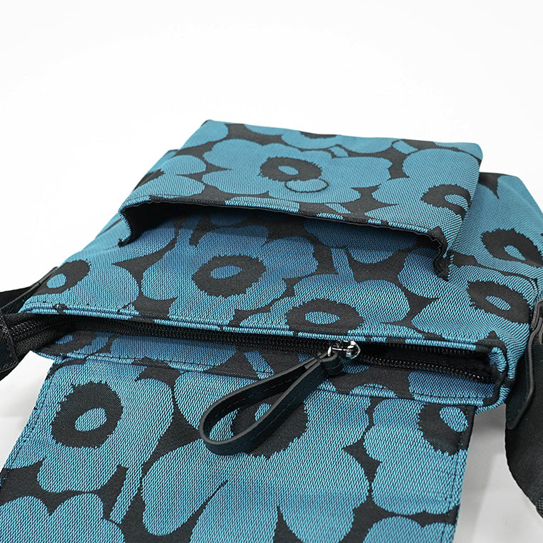 marimekko レディース メンズ ショルダーバッグ MINI MESSENGER UNIKKO 094607 BLUE BLACK ブルー ブラック 590