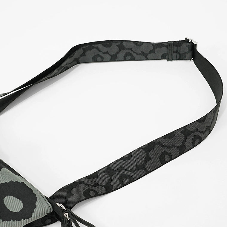 marimekko レディース メンズ ショルダーバッグ CARRY ALL UNIKKO 094634 GREY DARK GREY BLACK グレー ダークグレー ブラック 990