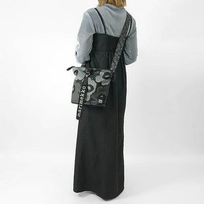marimekko レディース メンズ ショルダーバッグ CARRY ALL UNIKKO 094634 GREY DARK GREY BLACK グレー ダークグレー ブラック 990