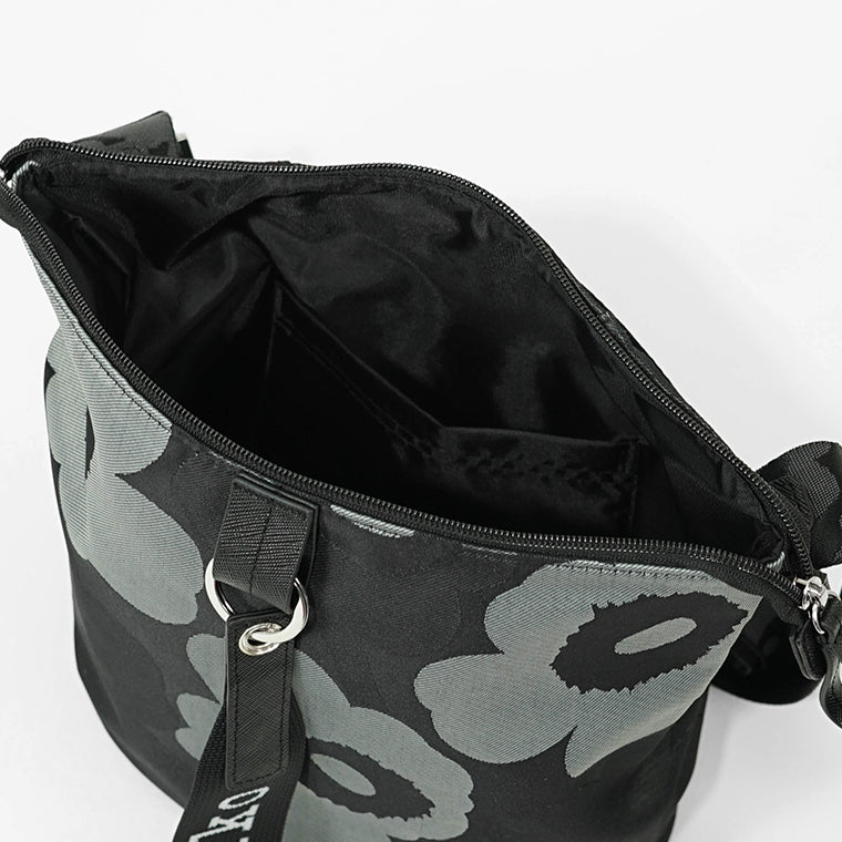 marimekko レディース メンズ ショルダーバッグ CARRY ALL UNIKKO 094634 GREY DARK GREY BLACK グレー ダークグレー ブラック 990