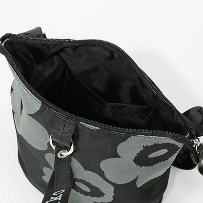 marimekko レディース メンズ ショルダーバッグ CARRY ALL UNIKKO 094634 GREY DARK GREY BLACK グレー ダークグレー ブラック 990