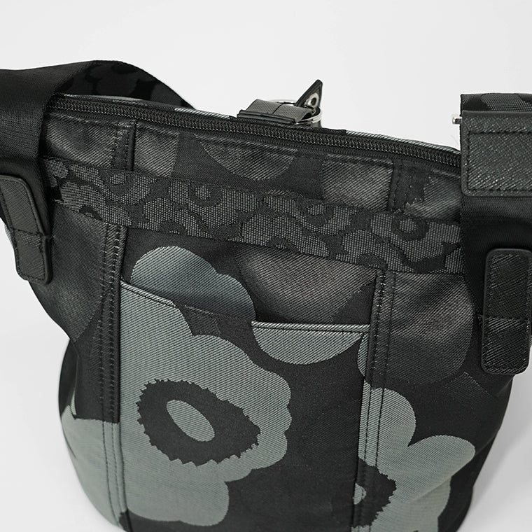 marimekko レディース メンズ ショルダーバッグ CARRY ALL UNIKKO 094634 GREY DARK GREY BLACK グレー ダークグレー ブラック 990