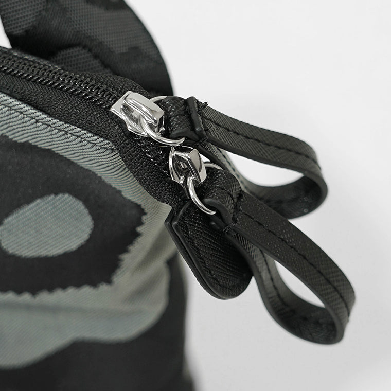 marimekko レディース メンズ ショルダーバッグ CARRY ALL UNIKKO 094634 GREY DARK GREY BLACK グレー ダークグレー ブラック 990