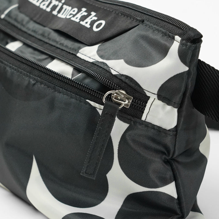 marimekko レディース メンズ ショルダーバッグ NEAT CROSSBODY UNIKKO S 095250 ダークグレー オフホワイト 919
