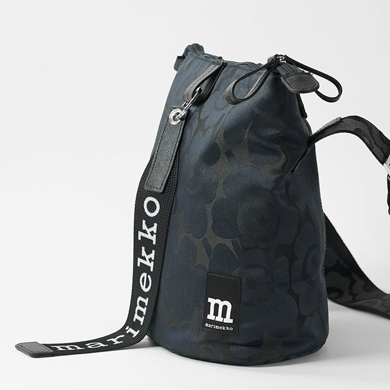 marimekko レディース メンズ ショルダーバッグ CARRY ALL UNIKKO 095300 ダークネイビー 550