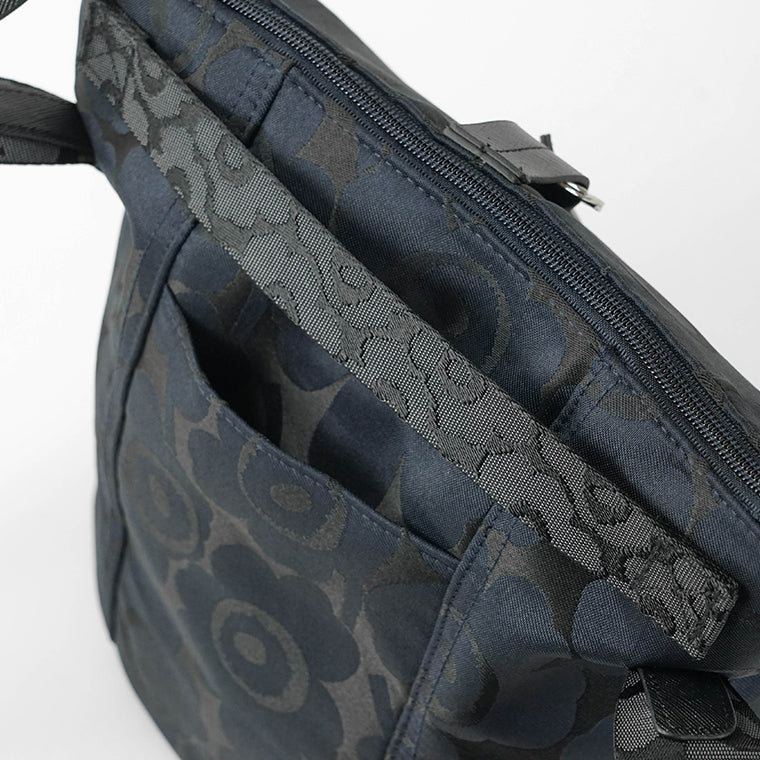 marimekko レディース メンズ ショルダーバッグ CARRY ALL UNIKKO 095300 ダークネイビー 550