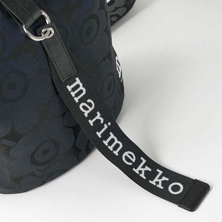 marimekko レディース メンズ ショルダーバッグ CARRY ALL UNIKKO 095300 ダークネイビー 550