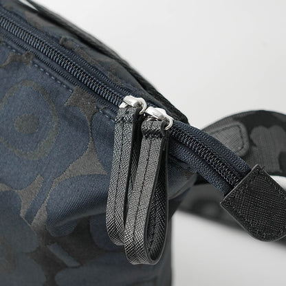 marimekko レディース メンズ ショルダーバッグ CARRY ALL UNIKKO 095300 ダークネイビー 550