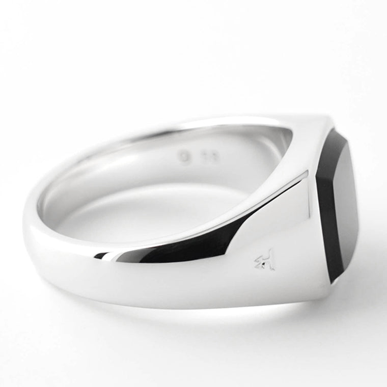 TOM WOOD メンズ リング KAY RING POLISHED ONYX 101276 シルバー