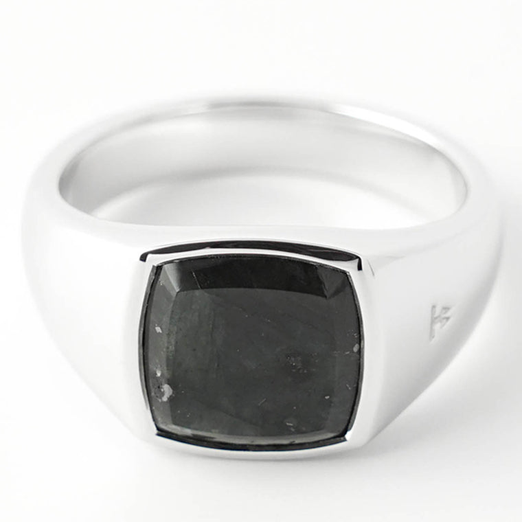 TOM WOOD メンズ リング KAY RING BLACK LARVIKITE 101486 シルバー