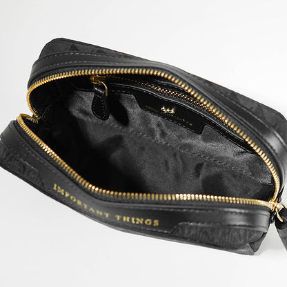 ANYA HINDMARCH レディース ポーチ LOGO IMPORTANT THINGS POUCH 180498 ブラック BLACK