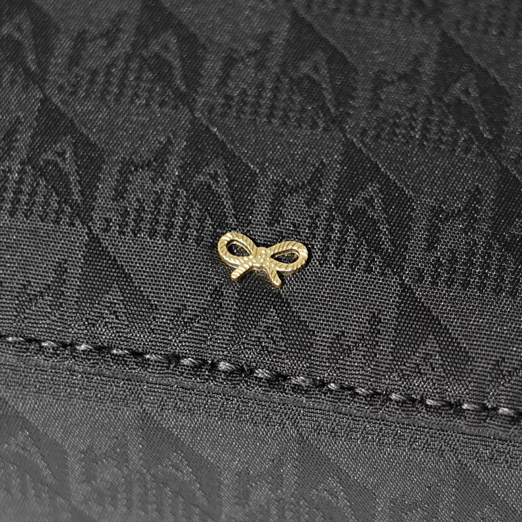 ANYA HINDMARCH レディース ポーチ LOGO IMPORTANT THINGS POUCH 180498 ブラック BLACK