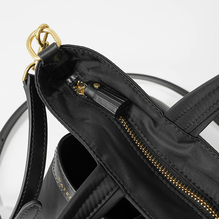 ANYA HINDMARCH レディース バッグ E W TOTE MINI MULTI POCKET 193474 ブラック BLACK