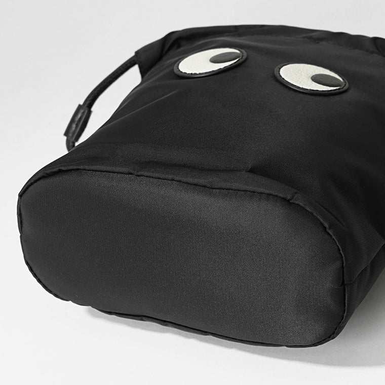 ANYA HINDMARCH レディース ポーチ EYES DRAWSTRING POUCH 193566 ブラック BLACK