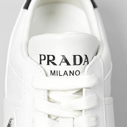 PRADA メンズ スニーカー DOWNTOWN LEATHER SNEAKERS 2EE364 3LJ6 BIANCO NERO ホワイト ブラック F0964