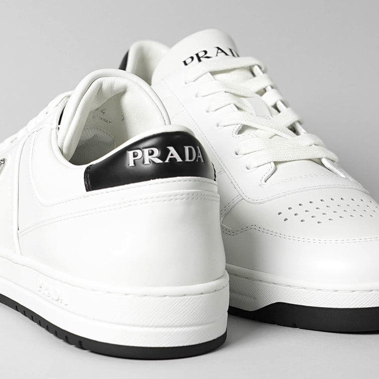 PRADA メンズ スニーカー DOWNTOWN LEATHER SNEAKERS 2EE364 3LJ6 BIANCO NERO ホワイト ブラック F0964