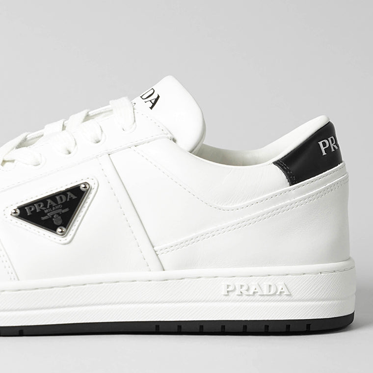 PRADA メンズ スニーカー DOWNTOWN LEATHER SNEAKERS 2EE364 3LJ6 BIANCO NERO ホワイト ブラック F0964
