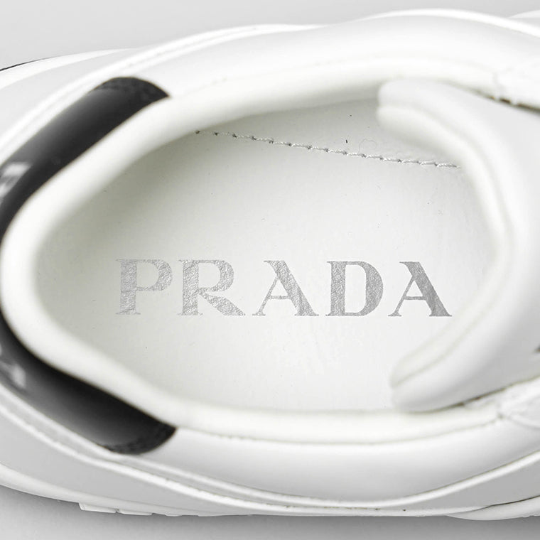PRADA メンズ スニーカー DOWNTOWN LEATHER SNEAKERS 2EE364 3LJ6 BIANCO NERO ホワイト ブラック F0964