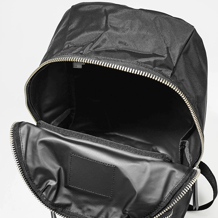 MARC JACOBS レディース バックパック THE BIKER NYLON BACKPACK LARGE 2F3HBP028H02 BLACK ブラック 001