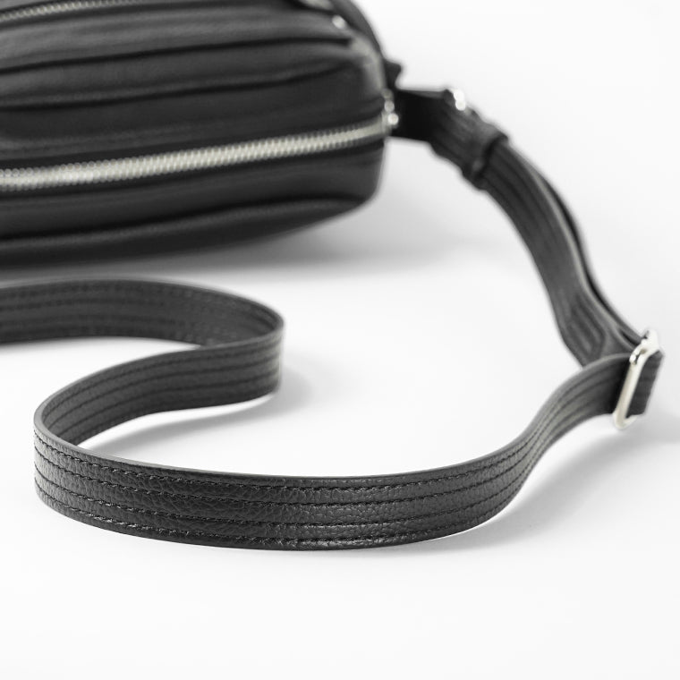Vivienne Westwood レディース メンズ ショルダーバッグ HANNAH CROSSBODY 48030019U S000D BLACK ブラック N403