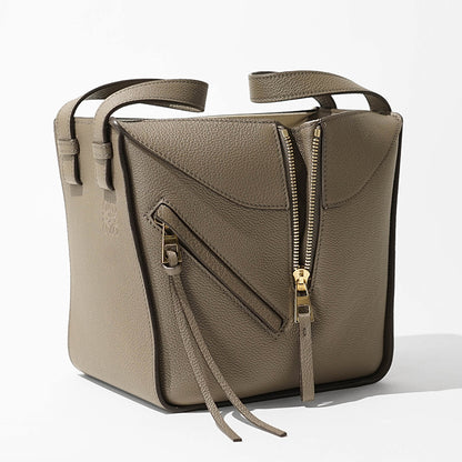 【SUMMER FINAL SALE】 LOEWE レディース ショルダーバッグ HAMMOCK COMPACT BAG A538H13X23 A538H13X10 2カラー