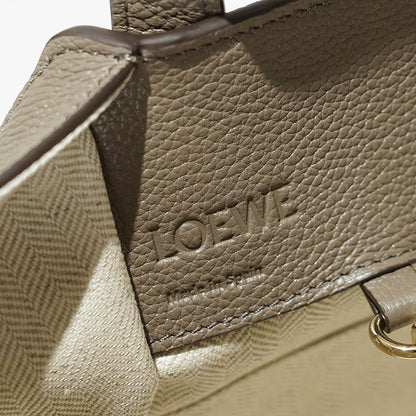 【SUMMER FINAL SALE】 LOEWE レディース ショルダーバッグ HAMMOCK COMPACT BAG A538H13X23 A538H13X10 2カラー