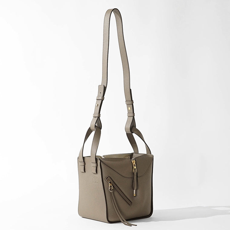 【SUMMER FINAL SALE】 LOEWE レディース ショルダーバッグ HAMMOCK COMPACT BAG A538H13X23 A538H13X10 2カラー