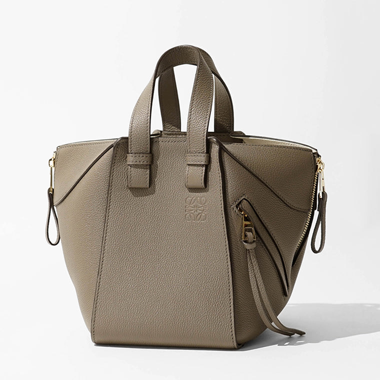 【SUMMER FINAL SALE】 LOEWE レディース ショルダーバッグ HAMMOCK COMPACT BAG A538H13X23 A538H13X10 2カラー