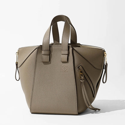 【SUMMER FINAL SALE】 LOEWE レディース ショルダーバッグ HAMMOCK COMPACT BAG A538H13X23 A538H13X10 2カラー