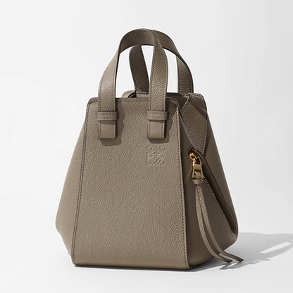 【SUMMER FINAL SALE】 LOEWE レディース ショルダーバッグ HAMMOCK COMPACT BAG A538H13X23 A538H13X10 2カラー