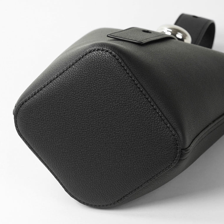 【SUMMER FINAL SALE】 LOEWE レディース ショルダーバッグ PEBBLE BUCKET BAG MINI AANBBBMX31 2カラー