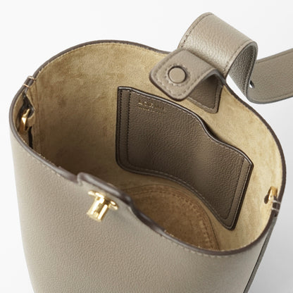 【SUMMER FINAL SALE】 LOEWE レディース ショルダーバッグ PEBBLE BUCKET BAG MINI AANBBBMX31 2カラー