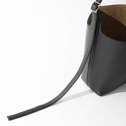 【SUMMER FINAL SALE】 LOEWE レディース ショルダーバッグ BILBAO BUCKET MEDIUM AWRAWRPX01 BLACK ブラック 1100