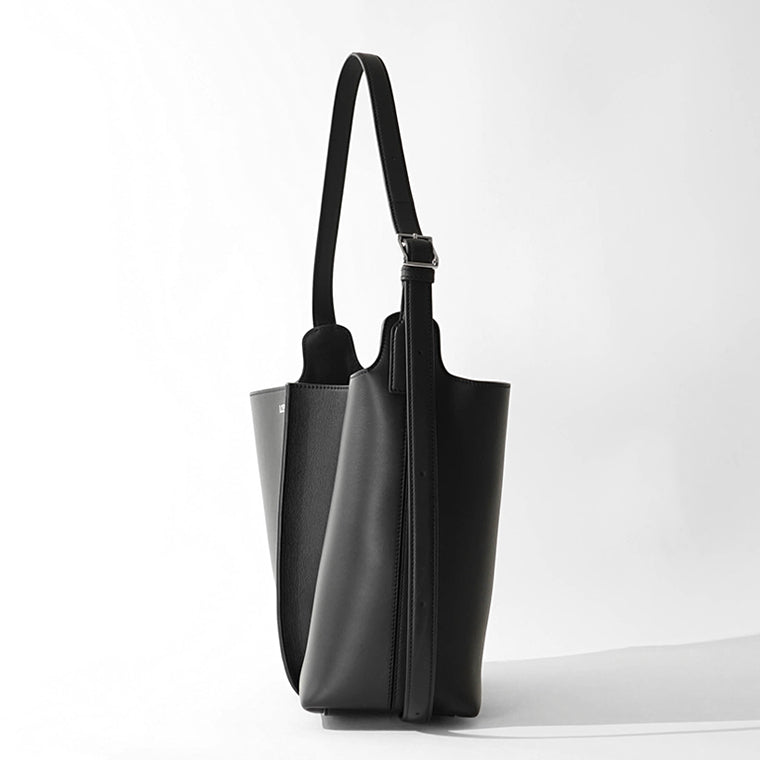 【SUMMER FINAL SALE】 LOEWE レディース ショルダーバッグ BILBAO BUCKET MEDIUM AWRAWRPX01 BLACK ブラック 1100