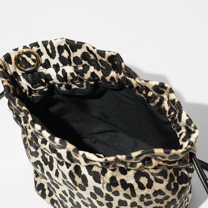 GANNI レディース ポーチ PRINTED BOU BUCKET POUCH IN LEOPARD B3010069 ALMOND MILK アーモンドミルク 859