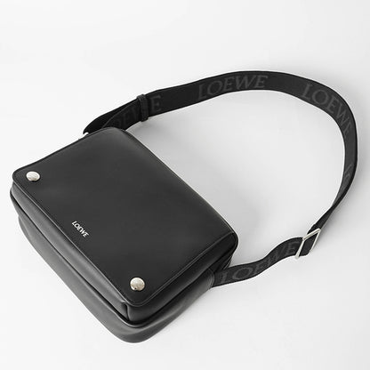 LOEWE メンズ ショルダーバッグ MEDIUM PEBBLE MESSENGER BAG BANBA73X03 2カラー
