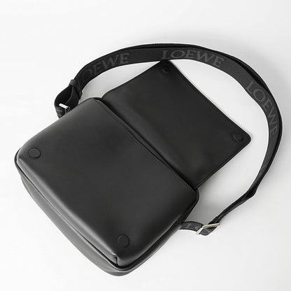 LOEWE メンズ ショルダーバッグ MEDIUM PEBBLE MESSENGER BAG BANBA73X03 2カラー
