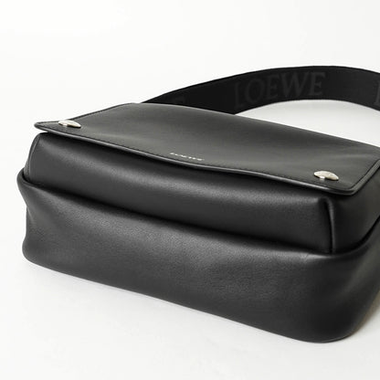 LOEWE メンズ ショルダーバッグ MEDIUM PEBBLE MESSENGER BAG BANBA73X03 2カラー
