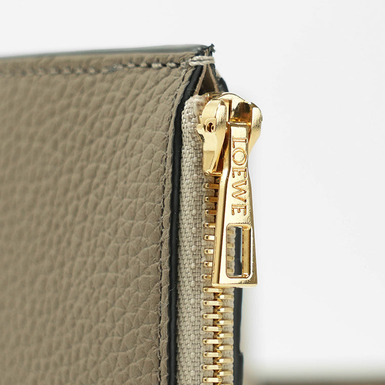 LOEWE レディース 3つ折り財布 SMALL VERTICAL WALLET C660S86X06 TAUPE TALC トープ タルク 6397
