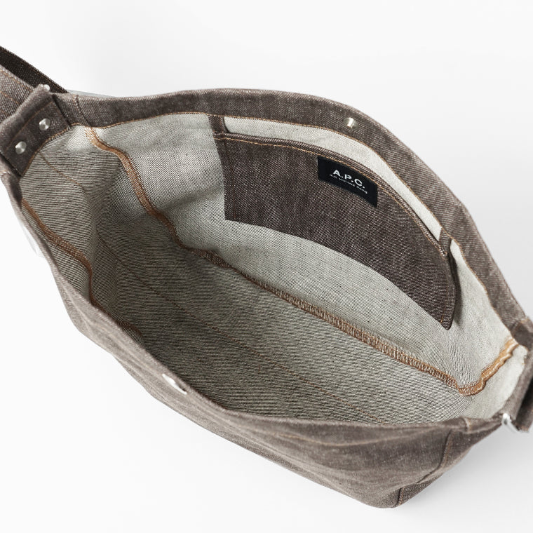 A.P.C. メンズ レディース ショルダーバッグ JOURNAL SMALL COHLX M67010 MARRON FONCE ダークマロン ブラウン CAE