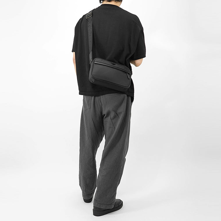 EMPORIO ARMANI メンズ レディース ショルダーバッグ EM001803 AF13454 BLACK BEAUTY ブラック UC001